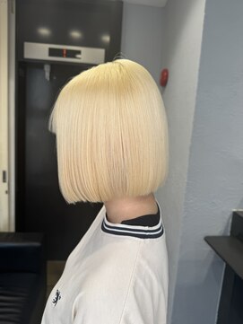 ジゼル(GiseL) ボブxホワイトブロンド