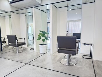 プレマ(Prema)の写真/【レインボー通りほっかほっか亭の隣】1人ひとりに合わせた親身なカウンセリングと自分に馴染む髪型を◯