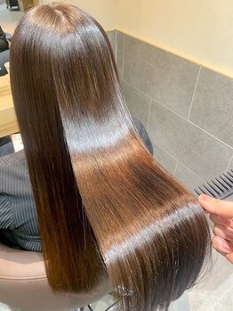 髪にドラマを。Pino hair【ピノ ヘアー】【5/1 NEW OPEN(予定)】の写真/【天王寺駅5分/髪質改善・縮毛矯正専門店】《髪にドラマを。天王寺本店》質感の選べる髪質改善・縮毛矯正。