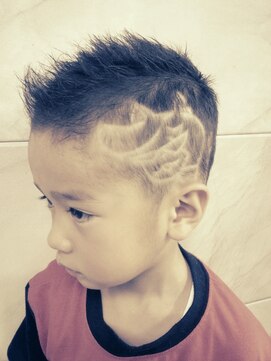 ムーブ&ラボール 今、話題のキャラクターのバリアート!!