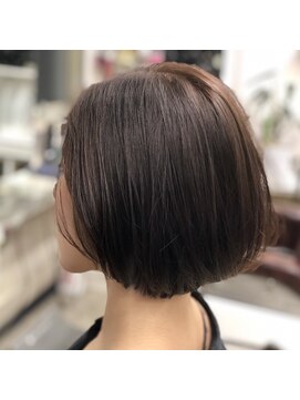 カットハウスソーソー(cut house SO-SO) ローグラデーションボブ