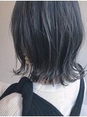 くすみブルー×切りっぱなしボブ