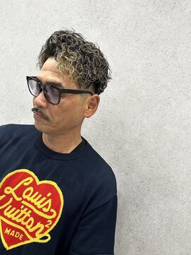 縁 ハナレ(en 870) フェード　スパイラルパーマ　メッシュ