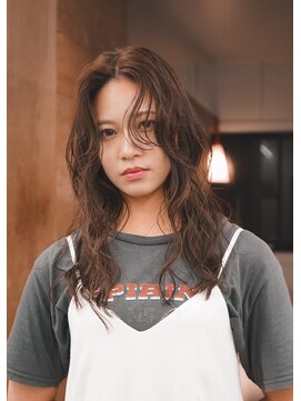 シーン(SCENE) アッシュブラウン×ウェーブヘア