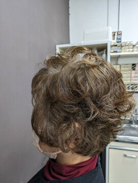 びび 住吉店 強めパーマスタイル