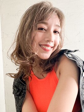 ノラ ウメダ(NORA UMEDA) レイヤーロングワンカール姫カットシアーカラーセミディ