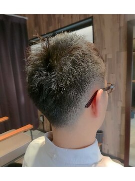 ネセサリー(NECESSARY) カット