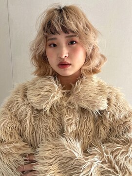 イロウ 天神大名店(IROW) 抜きっぱなしブロンド ケアブリーチ オン眉 ボブ【天神大名】