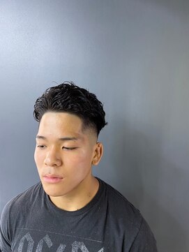 ダンヒルバーバー(dunhill BARBER) フェードカット<理容室>[メンズ/シェービング/床屋/銀座]