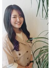 ≪スタイリスト/ｔａｋａｇｉ≫すべてのスタイルに精通したオールラウンダー。信頼と温もり届ける存在。