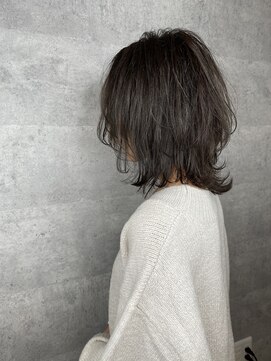 アンダーバーホワイト 天王寺阿倍野店(_WHITE) くびれヘア_ハッシュカット_ハイレイヤーウルフ_ミディアムヘア