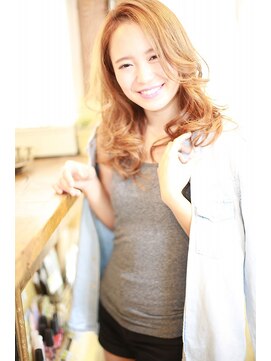 テテクルー(tete et clou) ルーズな女性らしいウェーブ