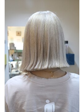 シエル ヘアーメイクアップ(CieL hair make up) #ホワイト#切りっぱなしボブ#ケアブリーチ#モード