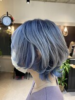 ヴァイス 渋谷店(VAICE)&nbsp;ホワイトグレーにオーシャンブルーのインナー