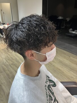 エヌプラス(N+) 波巻きツイストスパイラル刈り上げセンターパートサーフカール