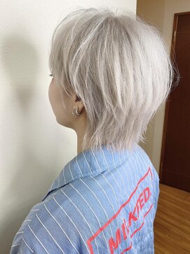 イソラブル 日比野店(ISOLA-blu) ホワイトカラー