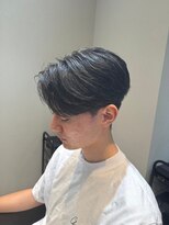 ステージ(STAGE)&nbsp;ダウンパーマ　カルマパーマ　韓国メンズヘア　センターパート