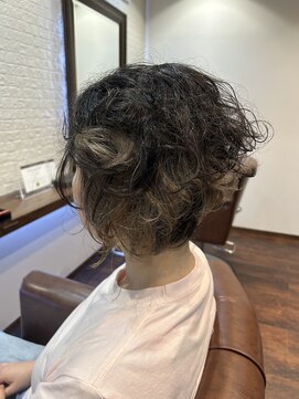 ヘアー サロン アットシュシュ(Hair Salon At'shushu) 癖だってカッコイイ！前下がりの大人ショート♪