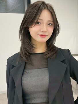 オリーブグレージュ 透明感カラー レイヤーカット 小顔カット