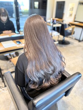 中明度グレージュ