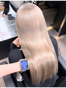 ユーザ(YUZA) ホワイトブロンド