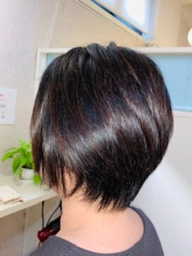 美容室アモア 大人の上品ショートボブ