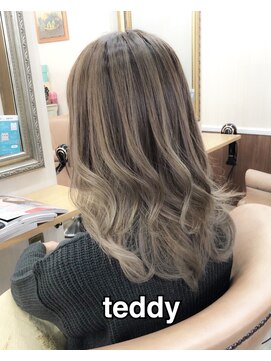 テディ 自由が丘店(teddy) 【テディ】バレイヤージュ×ハイライト♪