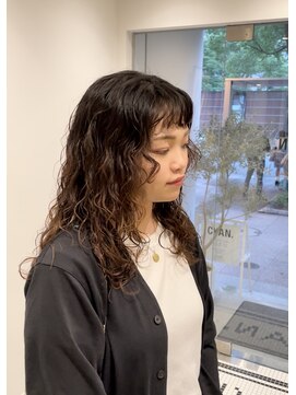 シアン 矢場町店(CYAN.) 顔まわりレイヤー×ウェーブヘア