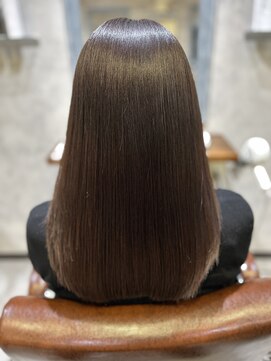 エスト(est) アイロン入らずの美髪矯正M3Dフルコース【新宿/髪質改善】