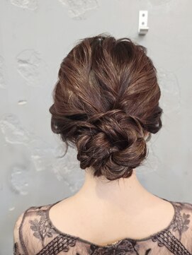 エフェ(effet) 大人かわいいローシニヨン