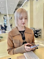 スニュウ(snuw)&nbsp;【snuw mina】ハイトーンボブ/ブロンド/抜きっぱなしカラー/伏見