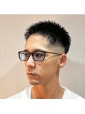 妥協のないフェードとシャープな束感で魅せる◎メンズショート