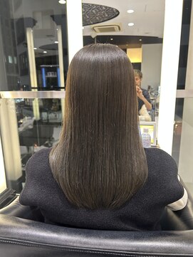 アッシュグレージュ