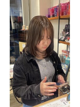 アッシュグレー