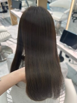 ロンドルピナス 小倉(Lond Lupinus) ミディアムレイヤーカット/似合わせカット/大人ガーリー/20代