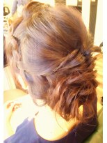 メルシー トータル ブランディング サロン(merci TOTAL BRANDING SALON)&nbsp;飾りなしでも可愛い！編みこみお花アップ☆