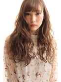 小顔に見えるゆるふわ波ウェーブロング