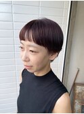 オシャレに見えるオン眉ショートマッシュ