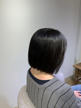 ユーネリー(U-NERY) 前下がりボブ