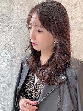 アイユー(ii+U) 韓国風くびれヘア流し前髪　暗髪20代30代40代 銀座