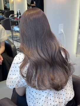 ケリーアン 太田(kelly.un) ミルクティーグレージュ / ハイトーンカラー / 透明感カラー