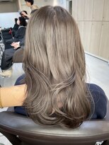 アイズ 横浜(IS)&nbsp;横浜/レイヤーカット/ブリーチなし/グレージュカラー