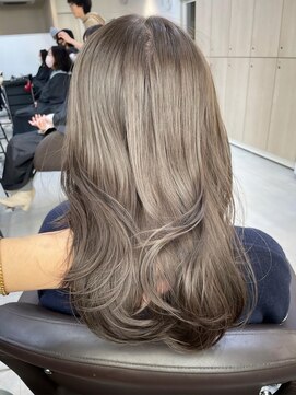 アイズ 横浜(IS) 横浜/レイヤーカット/ブリーチなし/グレージュカラー