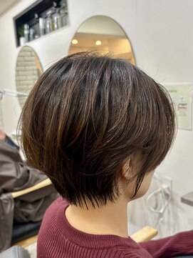 メモリーズ 銀座(Memories) 品よく軽やか、大人のショートボブ/加藤