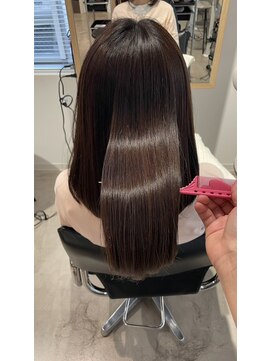 シキ 戸塚(Shiki.) 黒髪/クラゲヘアー/オリーブグレー/小顔/ココアベージュ/戸塚