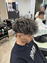 イーラ アメ村店(era) メンズパーマホワイトメッシュスペインカール