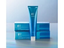 美しい発色と光をまとったような仕上がりを表現することができるカラーです！高彩度なカラーを楽しめます