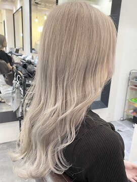 salon de MiLK 札幌大通店【サロン ド ミルク】 ホワイトグレー