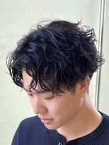 コハク(COHAQ BEAUTY AND RESORT)&nbsp;センターパートシャドウパーマ/メンズパーマ/波巻きパーマ