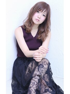 フロール(florun) 短め前髪のミディアムレイヤーカール